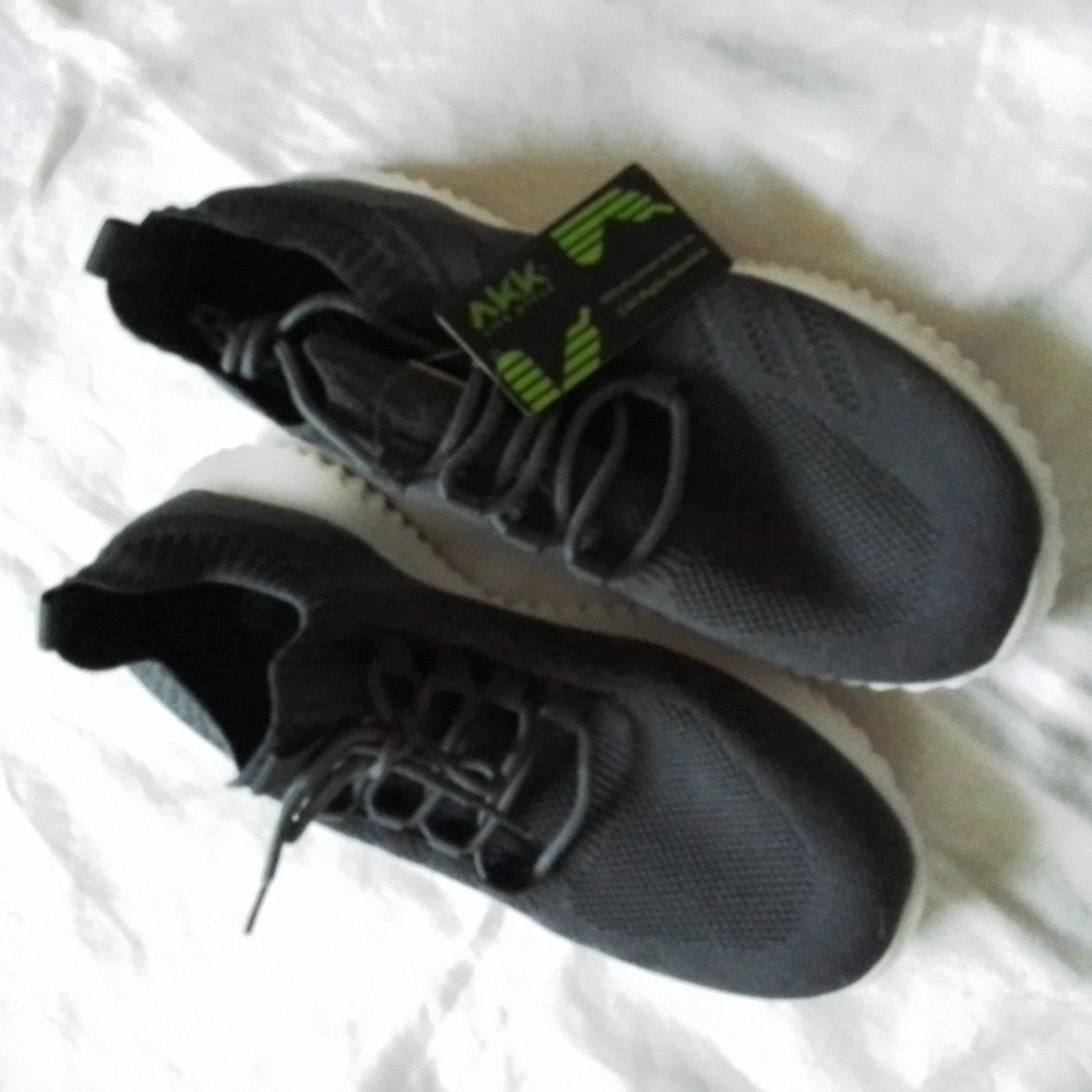 AKK Women’s Lightweight Athletic Shoe, dark gray, size 41/9.5